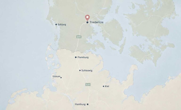 Landkarte mit Fredericia in Dänemark sowie Hamburg und Flensburg in Deutschland